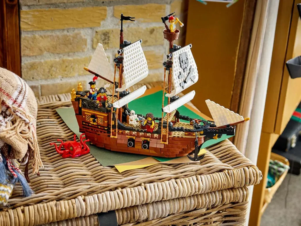 LEGO Creator 3-in-1 Iconic Pirate Ship (31387)