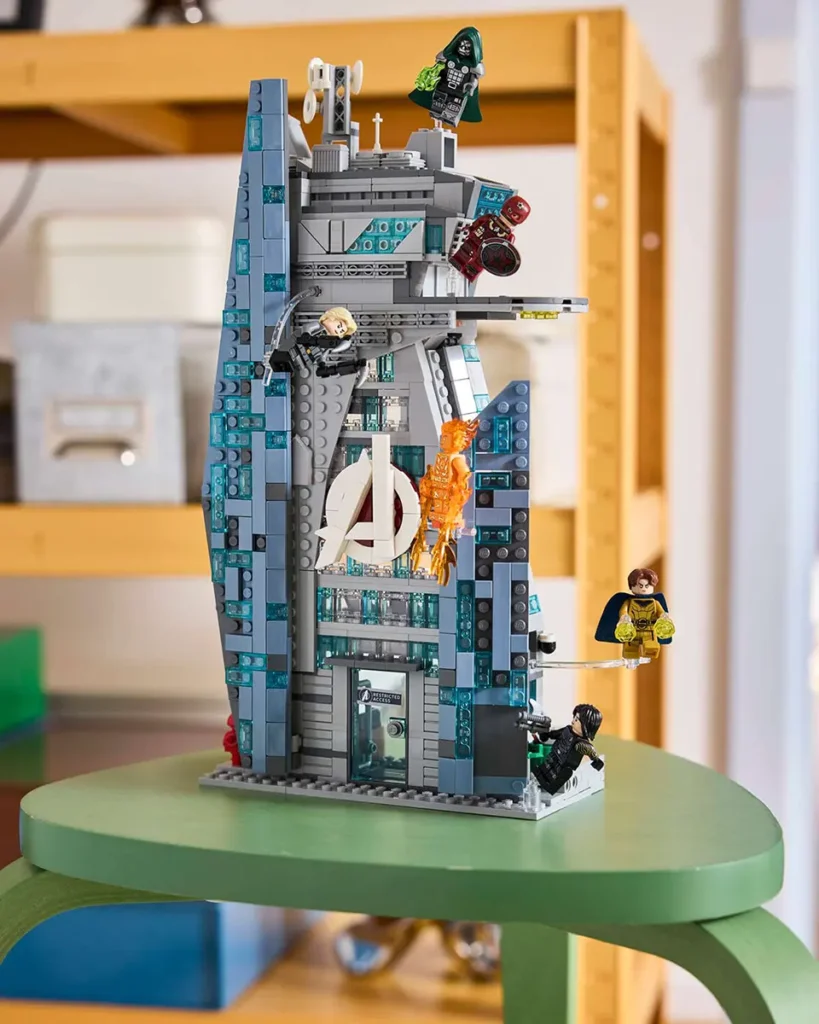 LEGO Marvel Avengers- Doomsday New Avengers Tower (76352)