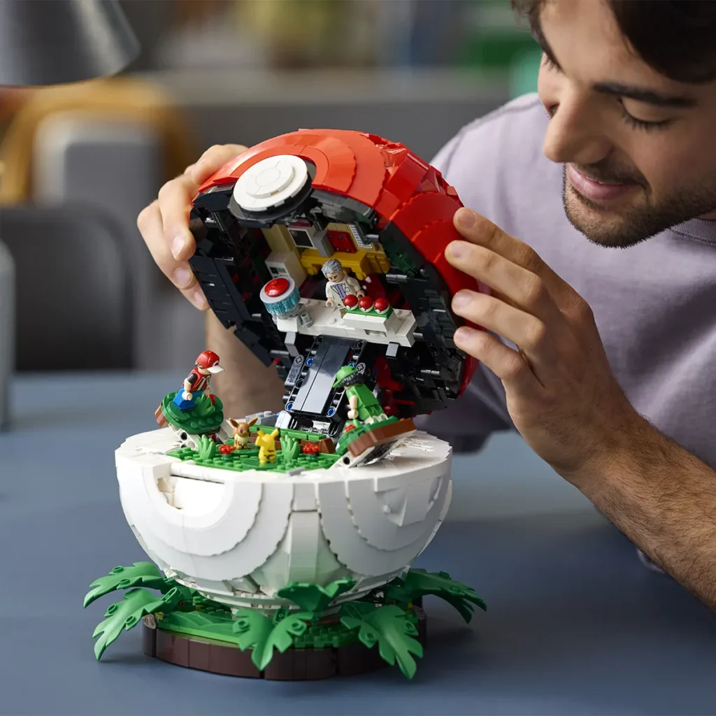 LEGO Pokémon Iconic Trainer Moments Poké Ball (72154)