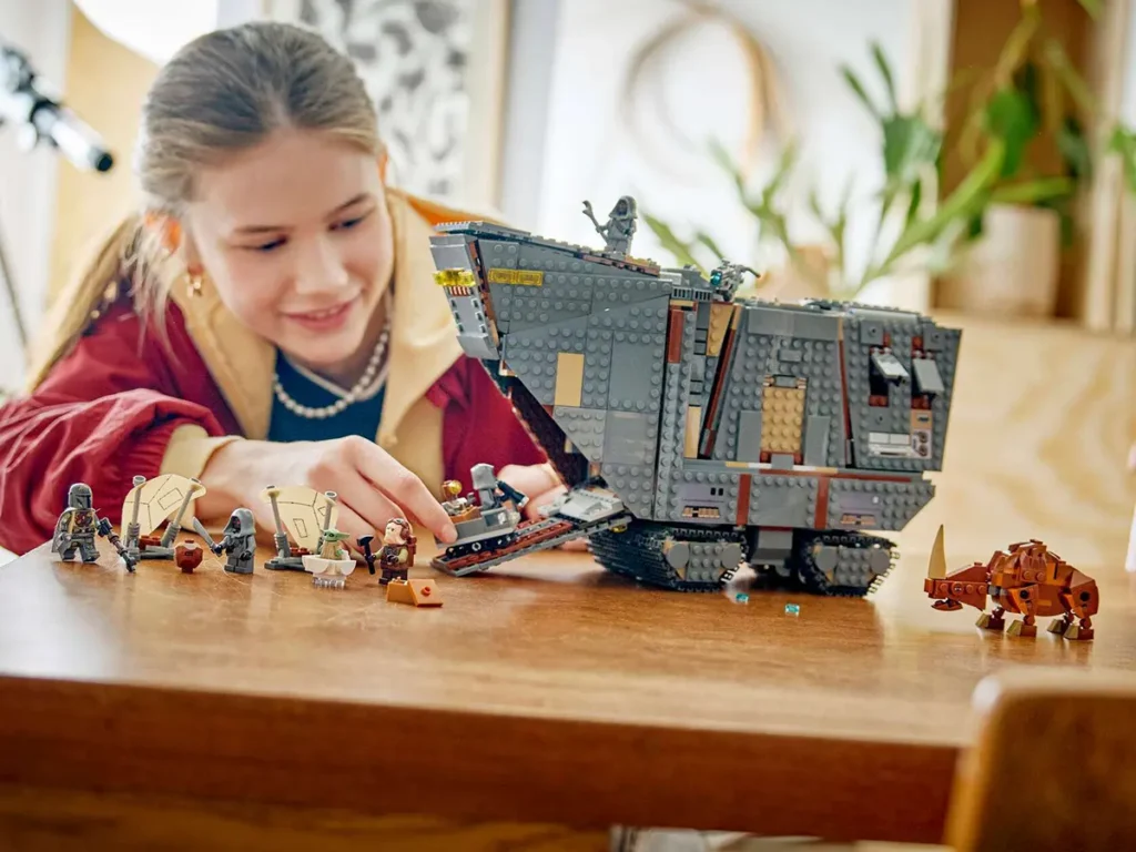LEGO Star Wars Offworld Sandcrawler and Mudhorn (75453)