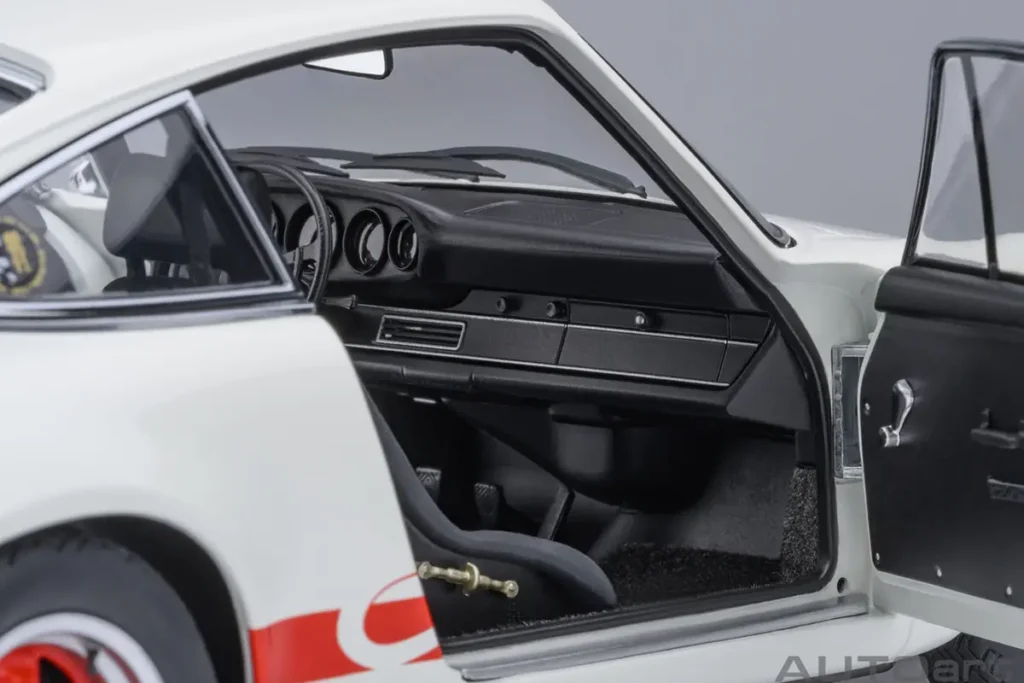 AUTOart 1:18 Porsche 911 Carrera 2.7 RS Circuit no Ōkami