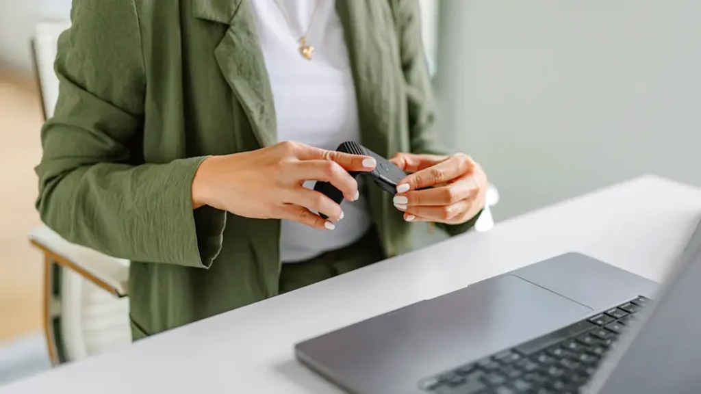 Logitech Mobi Fold Ultra-portable Wireless Mouse