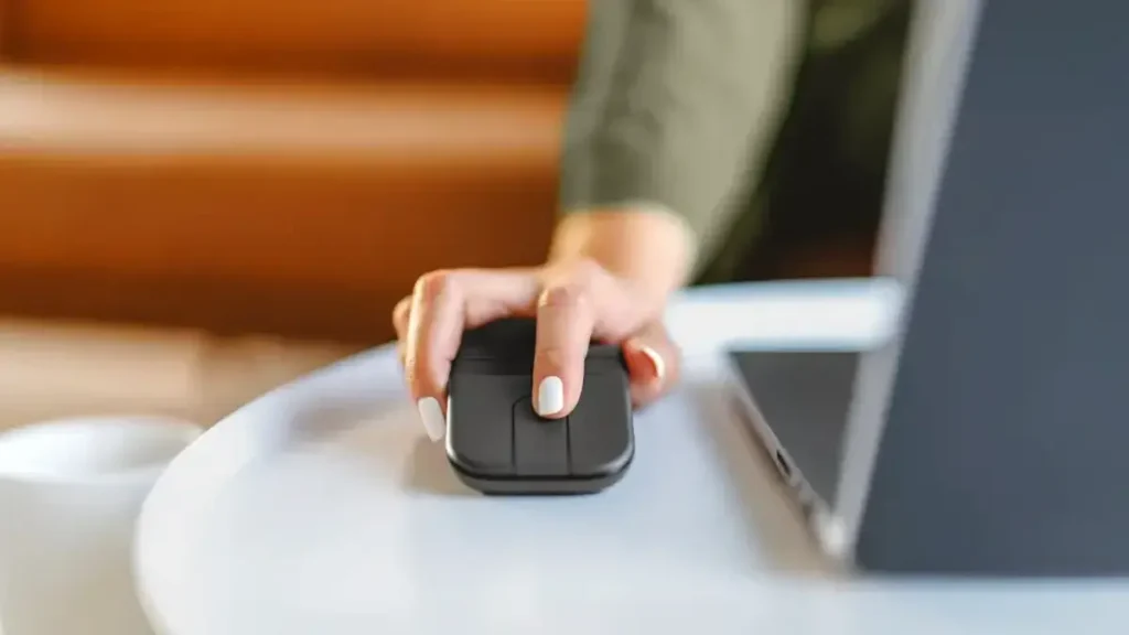 Logitech Mobi Fold Ultra-portable Wireless Mouse