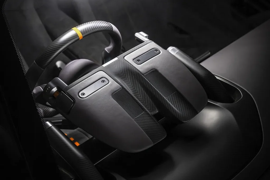 McLaren McL 6GT Supercar