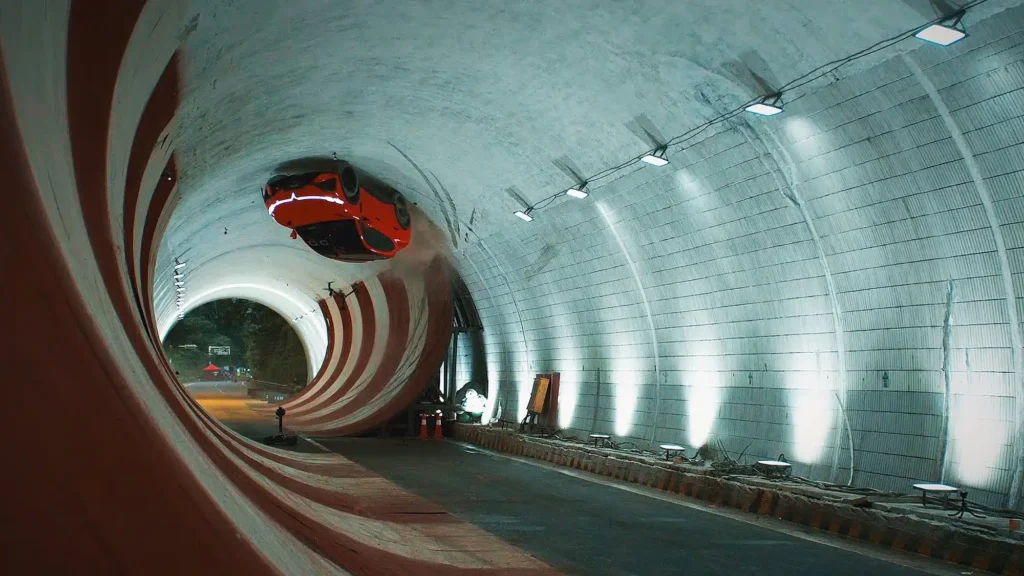 VOYAH 360-degree Tunnel Loop