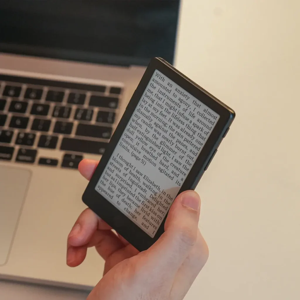 Xteink X4 Pro Pocket eReader