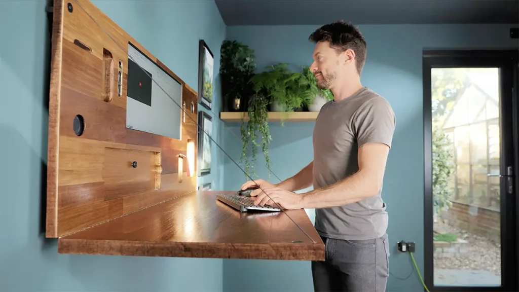 Picture Frame PC with Table Top by DIY Perks