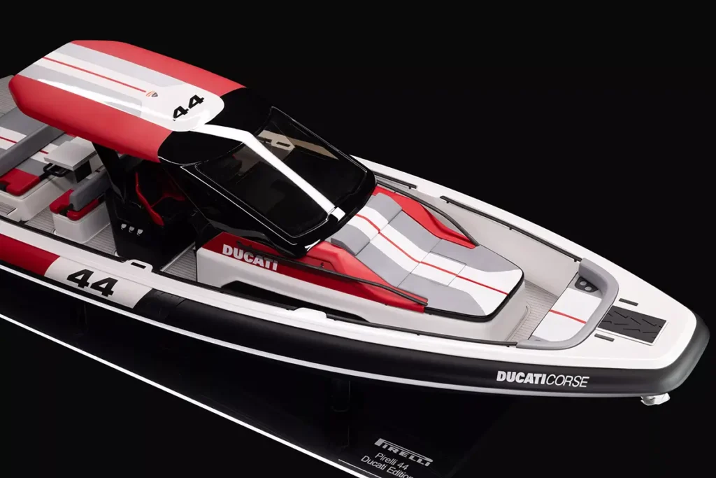 Pirelli 44 | Ducati Edition Performance Boat