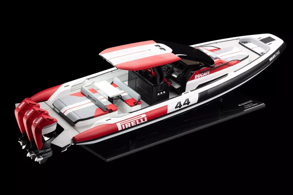 Pirelli 44 | Ducati Edition Performance Boat