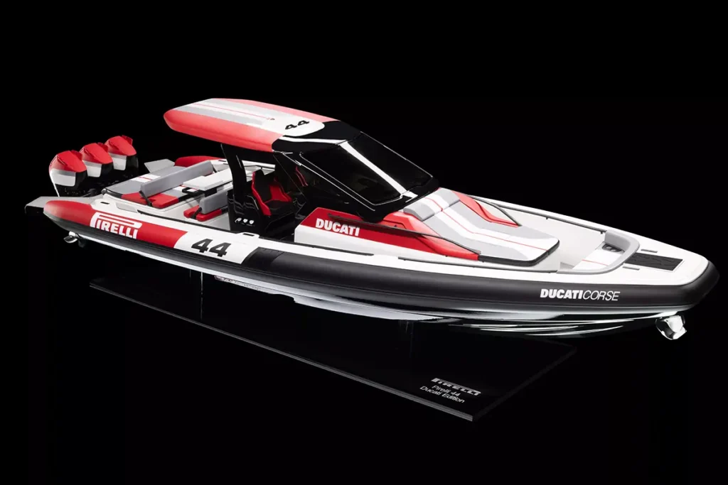 Pirelli 44 | Ducati Edition Performance Boat