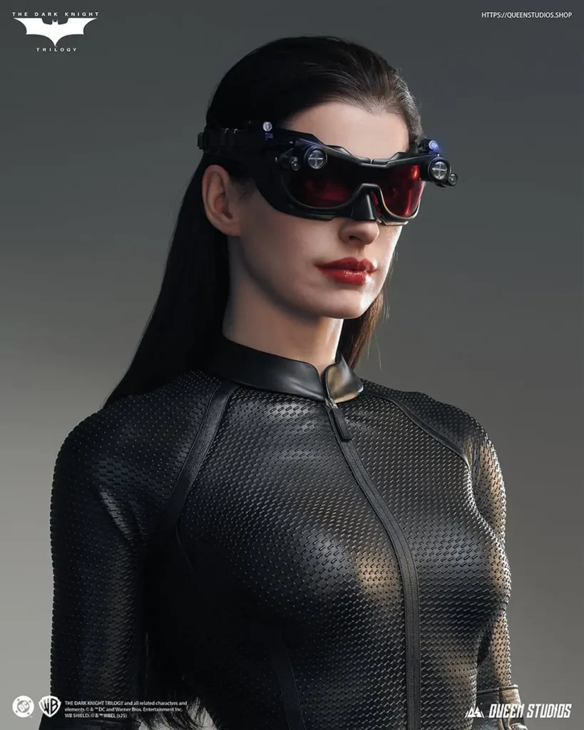 Queen Studios Catwoman Life-Size Statue