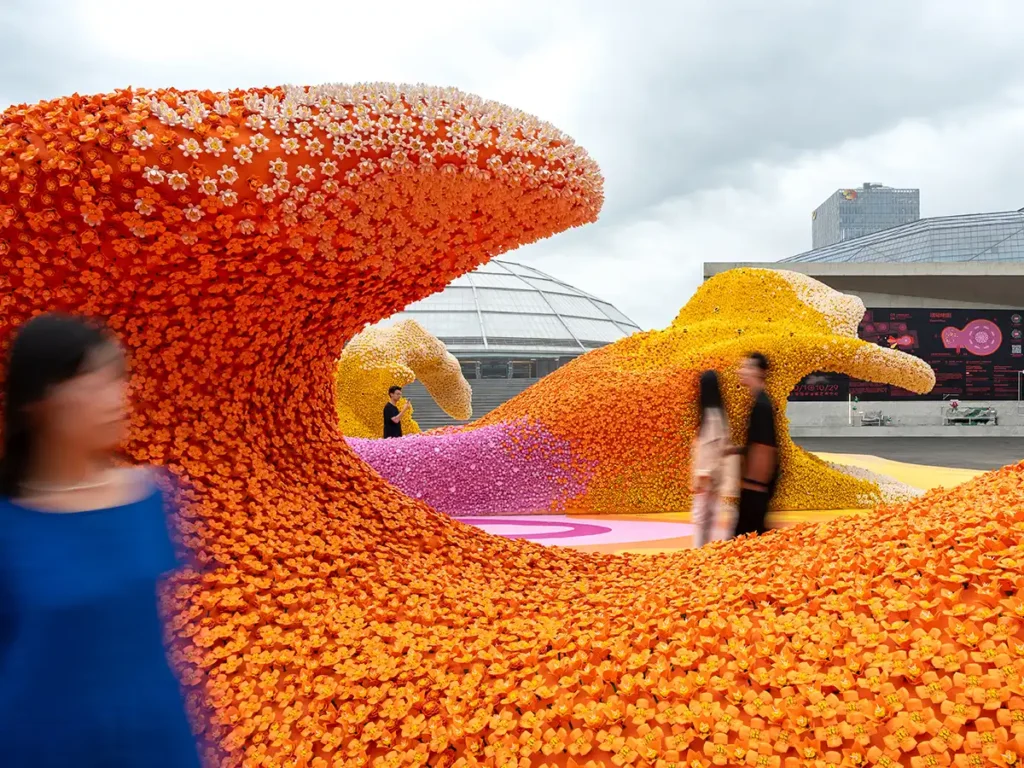30-metre Wave of LEGO Botanicals Blooms