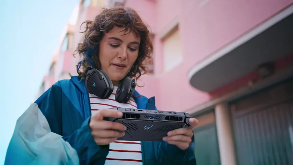Acer Predator Atlas 8 Handheld