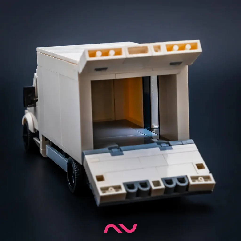 LEGO MOC Mercedes-Benz Sprinter by Nard Verbong
