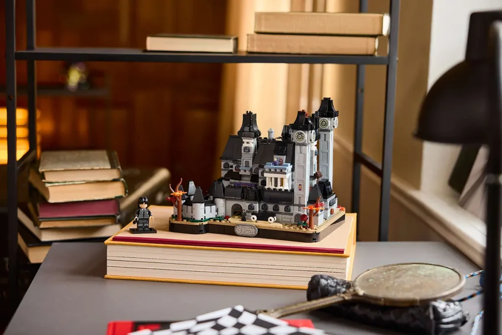 LEGO Wednesday Nevermore Academy 76788