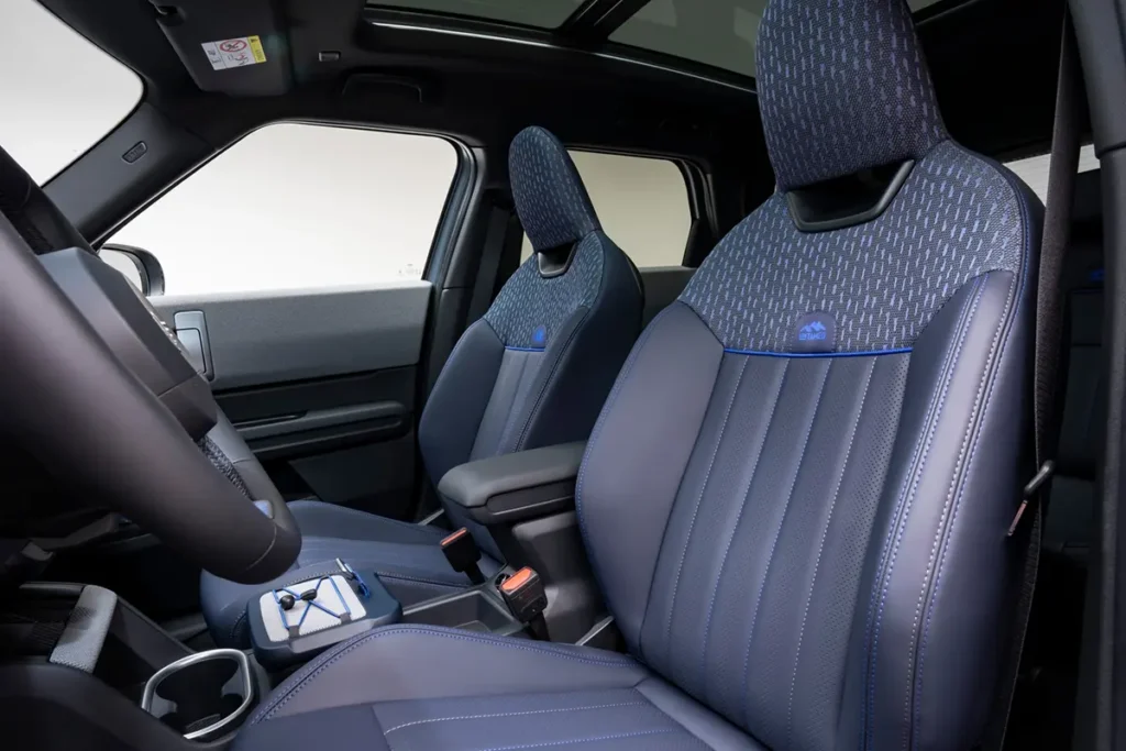 MINI Countryman S ALL4 Untamed Edition in Frozen Nomand Blue