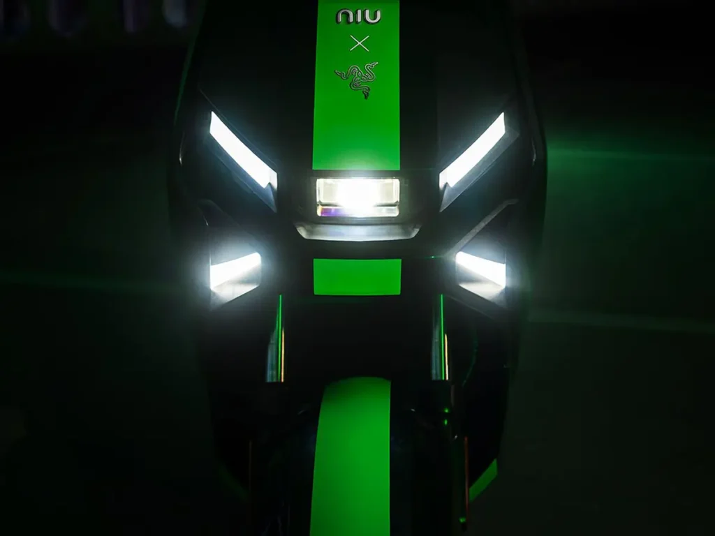 Niu FQiX x Razer Special Edition Electric Scooter