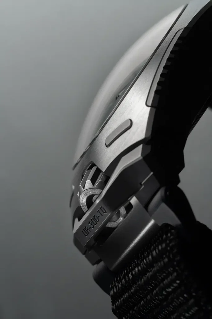 URWERK UR-300 Time Quantum
